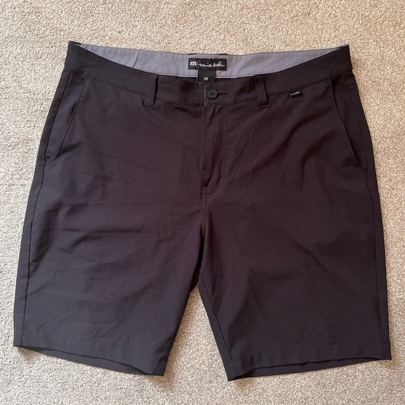 Mens Travis Mathew 9” Golf Shorts Size 38 - Picture 1 of 6